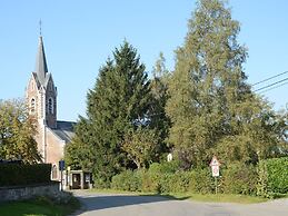 Holiday Home in Izier With Roofed Terrace, Garden, Parking