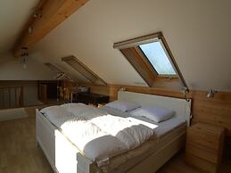 Holiday Home in Izier With Roofed Terrace, Garden, Parking