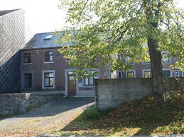 Holiday Home in Izier With Roofed Terrace, Garden, Parking