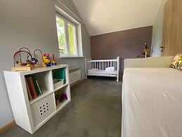 Spacious Chalet in Jalhay with Hot Tub