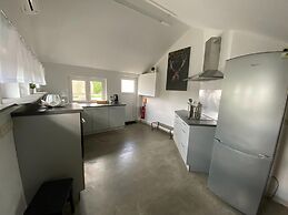 Spacious Chalet in Jalhay with Hot Tub