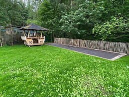 Spacious Chalet in Jalhay with Hot Tub