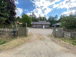 Spacious Chalet in Jalhay with Hot Tub