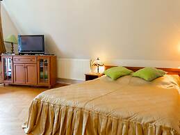 Apartment in Rusko With Garden