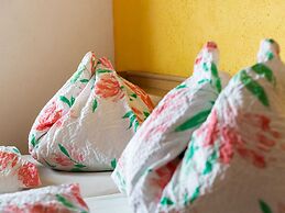 Sunlit Apartment near Ski Area in Hollersbach im Pinzgau