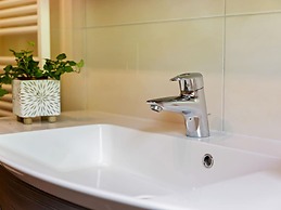 Sunlit Apartment near Ski Area in Hollersbach im Pinzgau