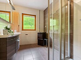Sunlit Apartment near Ski Area in Hollersbach im Pinzgau