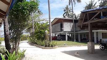 Rainbow Bay Beach and Dive Resort