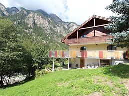 Spacious Apartment in Saint Niklaus near Mattertal Ski Area