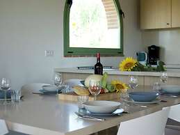 Belvilla by OYO Sparsa Girasole