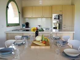 Belvilla by OYO Sparsa Girasole