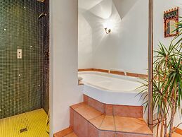 Apartment With Wellness Oasis