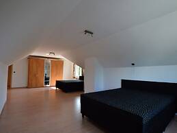 Spacious Villa in Zingem With Garden