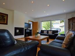 Spacious Villa in Zingem With Garden
