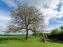 Farmhouse in Fontenelle With Garden
