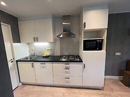 Family Bungalow by the Fen