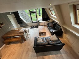 Family Bungalow by the Fen