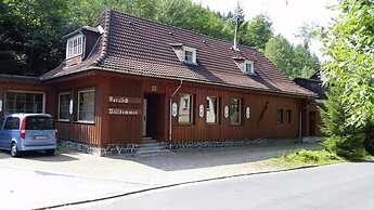 Charming Apartment With Parking Facilities