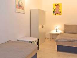 Charming Apartment With Parking Facilities