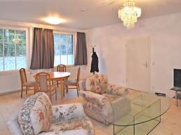 Charming Apartment With Parking Facilities