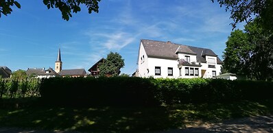 Apartment in Trittenheim With Terrace and Garden