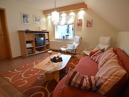 Cozy Apartment in Neumagen-Dhron near Lake Mosel with Garden