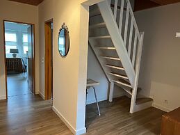 Detached Holiday Home in Sauerland near Winterberg with Terrace & Gard