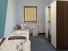 Apartment in Mtsrz With Garden