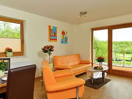 Apartment in Mtsrz With Garden