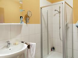 Apartment in Mtsrz With Garden