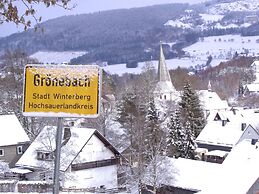 Cozy House with Terrace & Fireplace near Winterberg