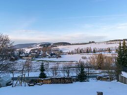 Cozy House with Terrace & Fireplace near Winterberg