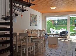 Cozy House with Terrace & Fireplace near Winterberg