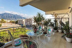 Bright Comfy Flat near Beach & City Center