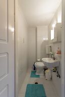 Bright Comfy Flat near Beach & City Center