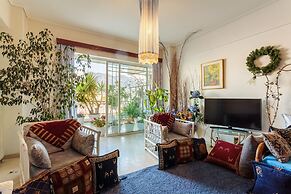 Bright Comfy Flat near Beach & City Center