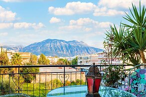 Bright Comfy Flat near Beach & City Center