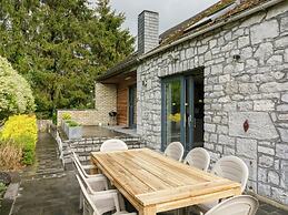 Renovated Farmhouse With Terrace and Garden