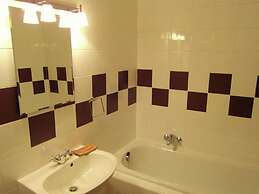 Renovated Farmhouse With Terrace and Garden