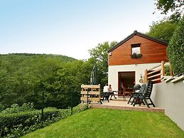 Cottage With a Terrace and a Magnificent View of the Valley