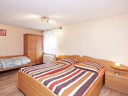 Quaint Holiday Home in Güntersberge near Lake