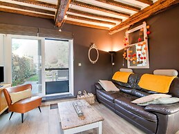Traditional Cottage With Private Terrace