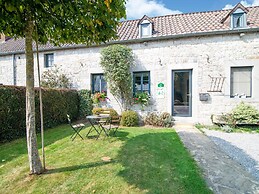 Traditional Cottage With Private Terrace
