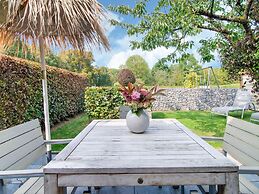 Traditional Cottage With Private Terrace