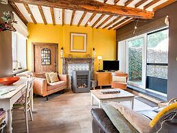 Traditional Cottage With Private Terrace