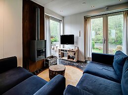 Cosy Holiday Home With Garden