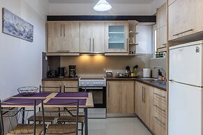 Comfy Central Square Gem with Terrace