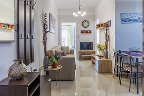 Comfy Central Square Gem with Terrace