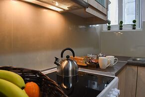 Comfy Central Square Gem with Terrace