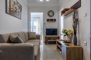 Comfy Central Square Gem with Terrace